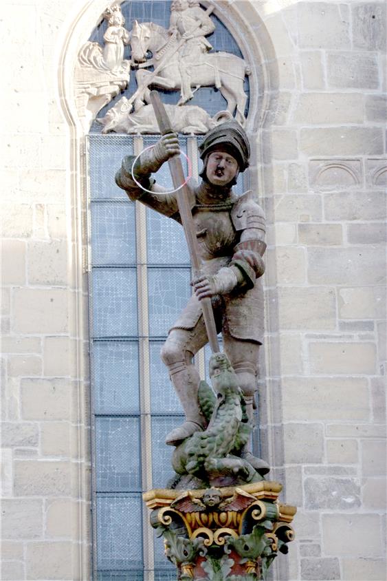 Der Drachentöter vor der Tübinger Stiftskirche. Bild: Bachmann