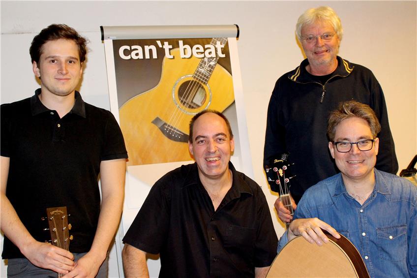 Patrick Moritz (v.l.), Thomas Kugler, Micha Wolf (hinten) und Walter Grund haben die entscheidenden musikalischen Nuancen ihrer Vorbilder absorbiert. Bild: Spieß