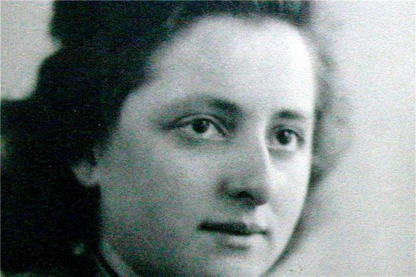 1938 lässt sich Charlotte Nagel in der Badewanne der Lustnauer Mühle heimlich als Zeugin Jehovas taufen. Bild: Mirjam Strohmaier