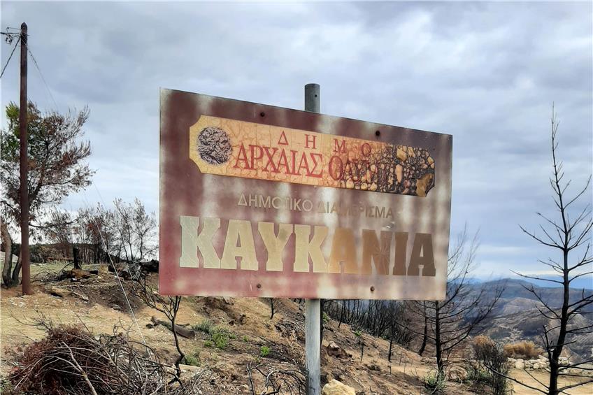 Auch Monate nach den verheerenden Bränden ist das Dorf Keykania immer noch zerstört.
