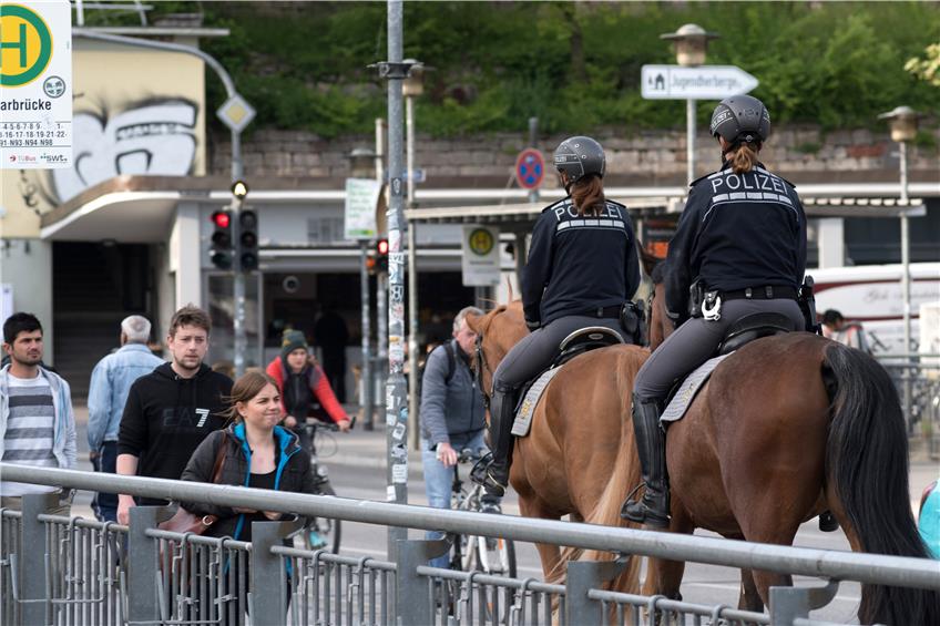 Auch Pferdefreunden bietet die Polizei interessante Perspektiven. Archivbild: Ulrich Metz