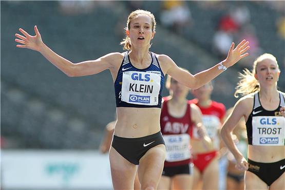 Die „Gold-Hanna“ Klein holt den Titel über 1500 Meter bei der DM in Berlin. Bild: Ralf Görlitz