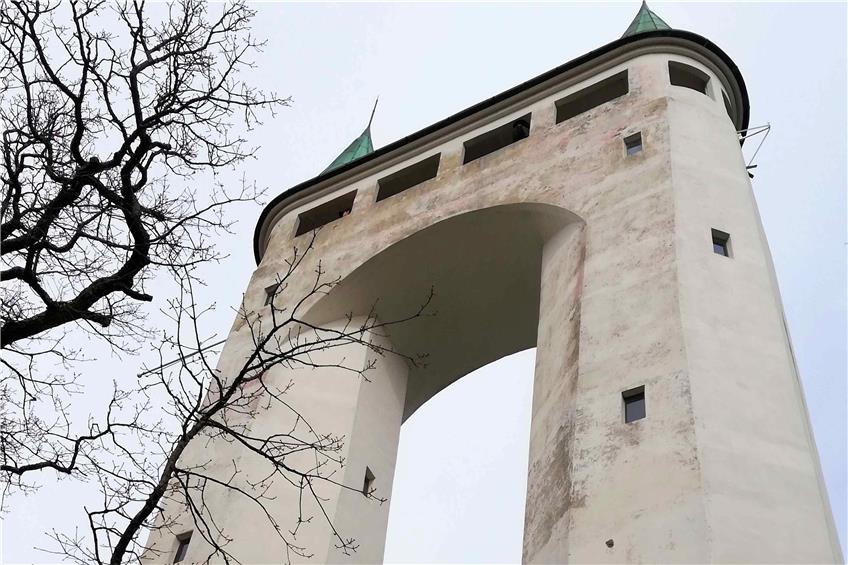 Die Onderhos’ – der eigenwillige Turm auf dem Schönberg – ist immer geöffnet und bietet eine tolle Rundsicht. Bilder: Arndt Spieth