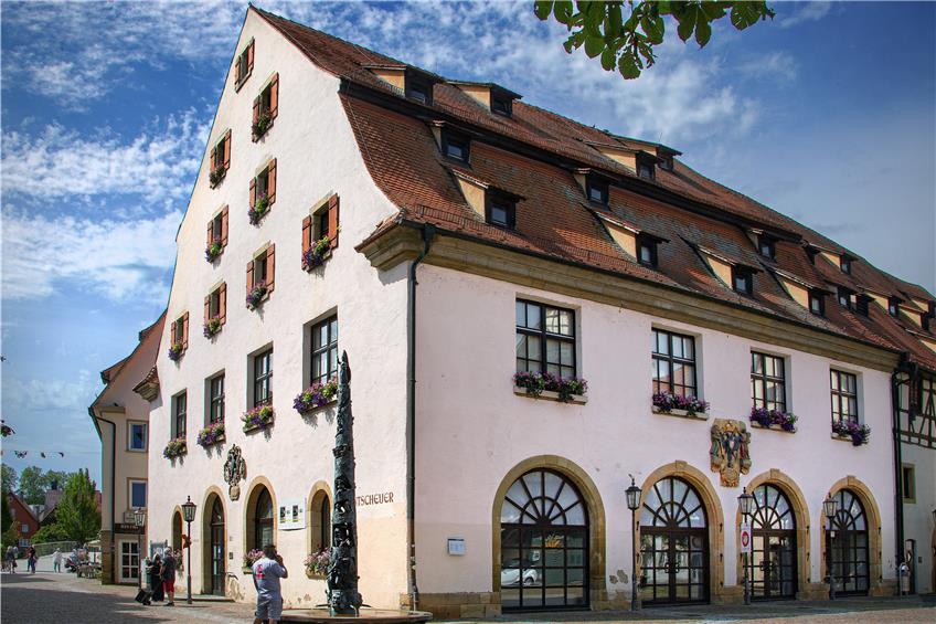 Die Zehntscheuer in Rottenburg ist seit fast 40 Jahren ein Kulturzentrum. Früher wurde dort Getreide gedroschen. Bilder: Erich Sommer