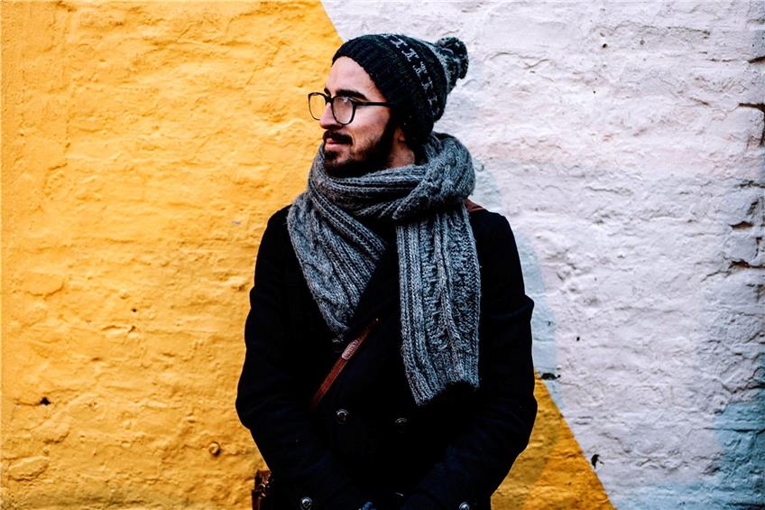 Ein modischer Schal ist nicht nur praktisch, um die Kälte abzuwehren, er kann auch Ihrem Outfit noch mehr Charakter verleihen. Bild: pixabay