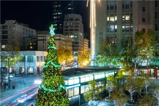 In Seattle ist die Vorweihnachtszeit ein Riesenereignis.  Foto: Alan Alabastro/dpa