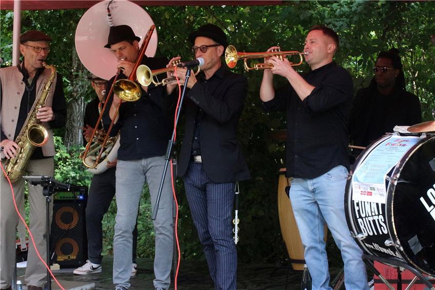 Können ziemlich laut sein: die Brassband Louisiana Funky Butts. Bild: Jürgen Spieß