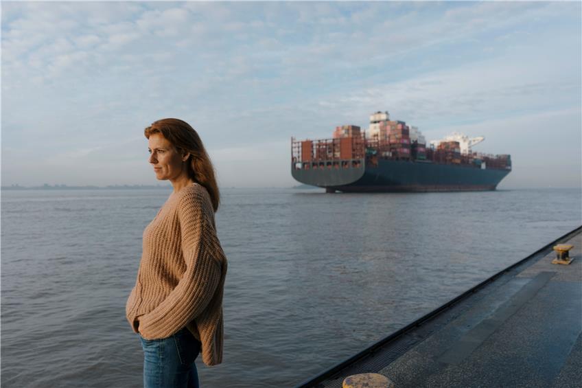 Mal was ganz anderes: Wer auf einem Containerschiff die Ozeane überquert, erlebt das Reisen aus einer ungeahnten Perspektive.  Foto: Joseffson/dpa