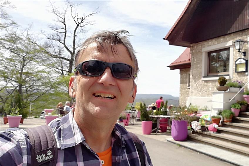 Selfie beim Wanderheim auf dem Rossberg. Bilder: Arndt Spieth