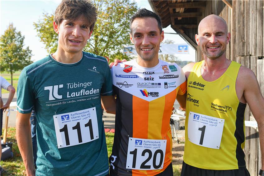 Sie waren bei den Lauf-Herren in Wachendorf ganz vorne dabei (von links): Markus Mößler (2. Platz), Sieger Daniel Noll und Tobias Giering (3. Platz). Bild: Axel Grundler