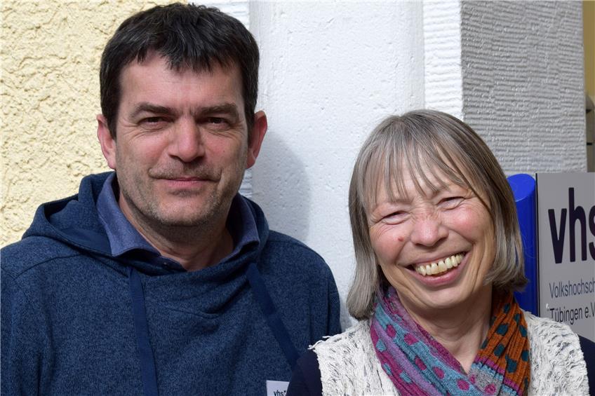 Susanne Walser und Jürgen Zeiselmeier bilden seit 15 Jahren das Führungsduo der Tübinger Volkshochschule. Bild: Bachmann
